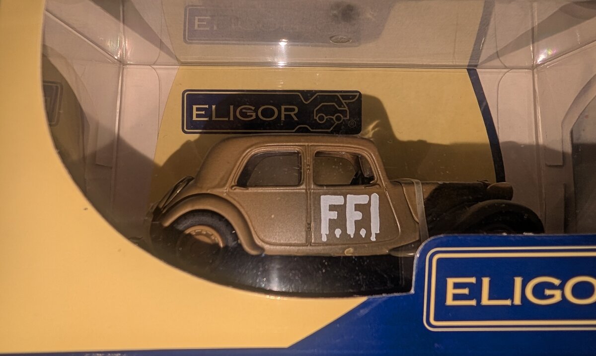 Eligor 100063 1:43 Die Cast Citroen Traction Berline Militaire F.F.I Vehicle