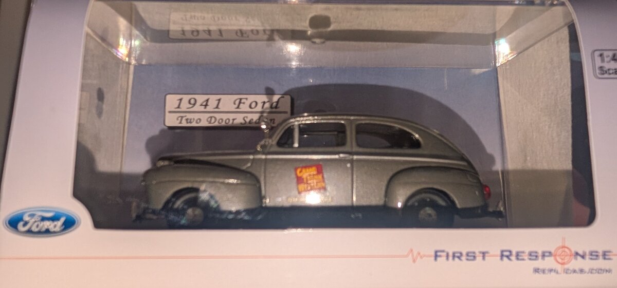 First Response FR41-RR-GTW 1:43 Diecast Grand Trunk Western RR Police 1941 Ford