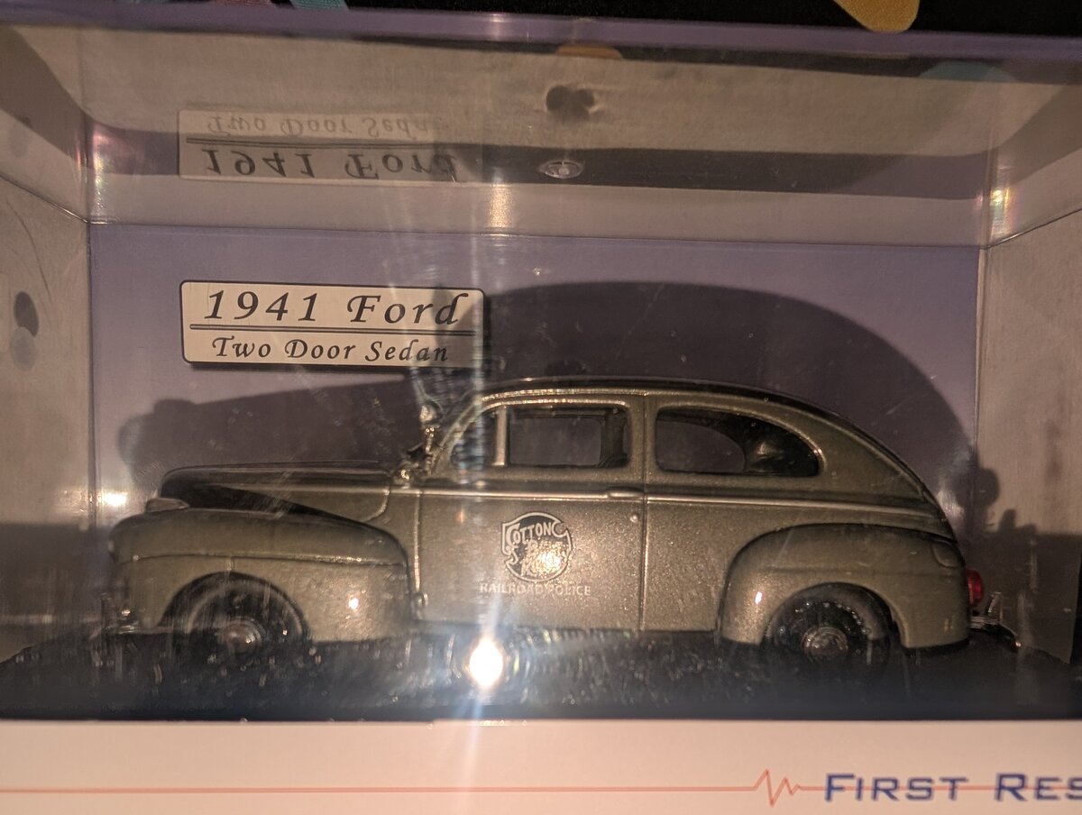 First Response FR41-RR-CBR 1:43 Diecast Cotton Belt Route RR Police 1941 Ford