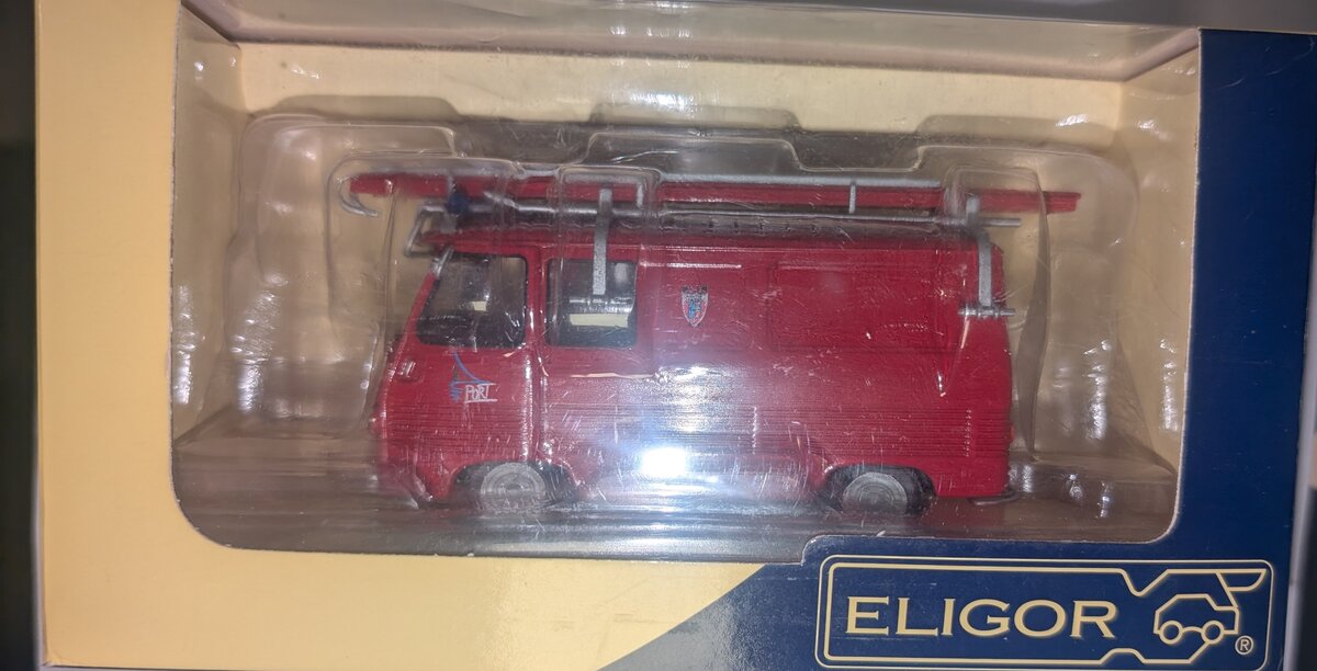 Eligor 101155 1:43 Diecast PEUGEOT J7 - Pompiers de Port 79236
