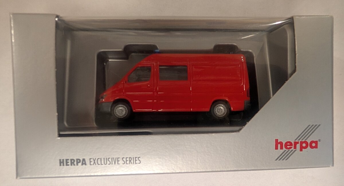 Herpa 273886 1:64 Diecast Red MB Sprinter "Fire Brigade" Van