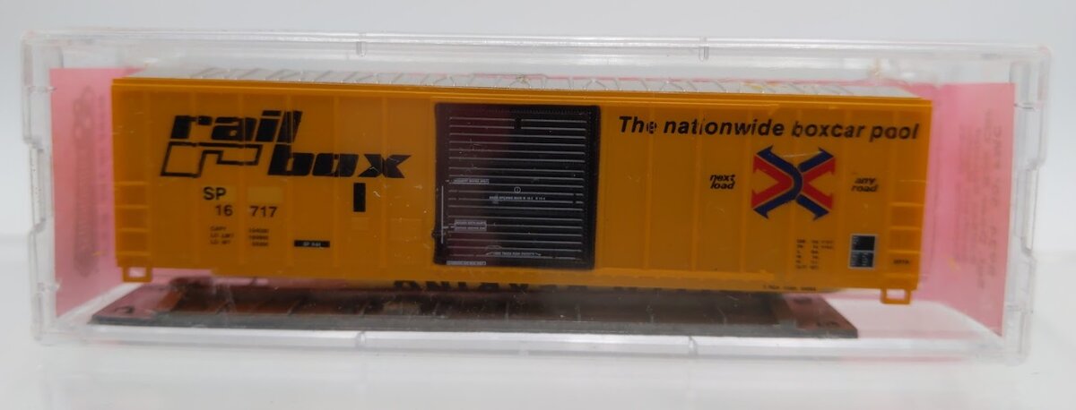 Roundhouse 8924 Door Boxcar RailBox Repaint Road # May Vary Kit