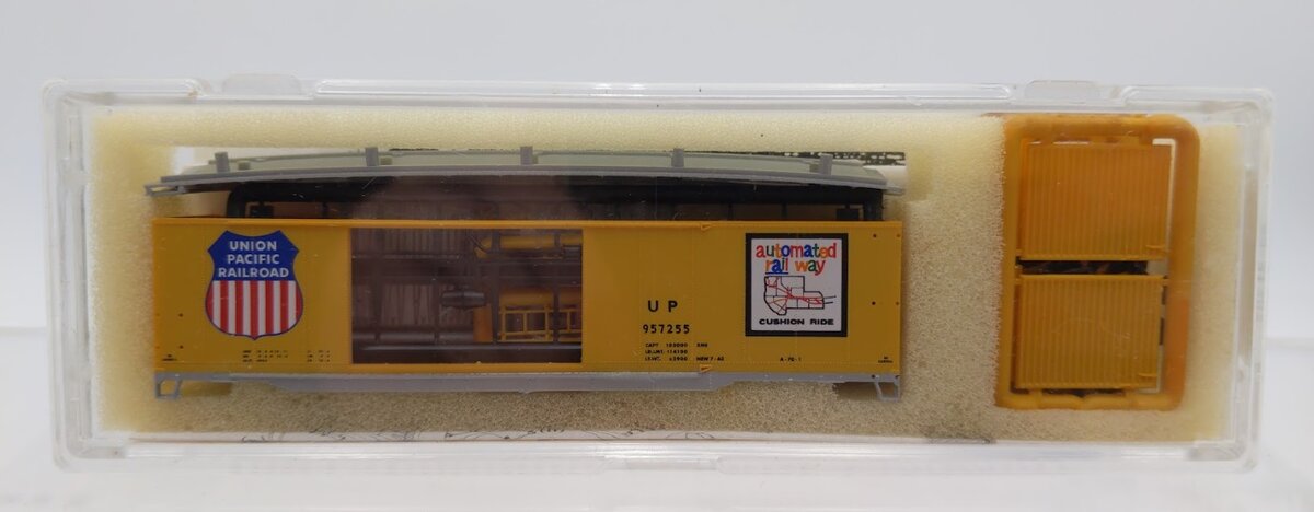 InterMountain 60616-08 N 50' AAR Std Dbl Union Pacific Box Car # 957255 Kit