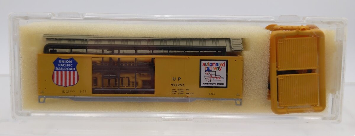 InterMountain 60616-07 N 50' AAR Std Dbl Union Pacific Box Car # 957253 Kit