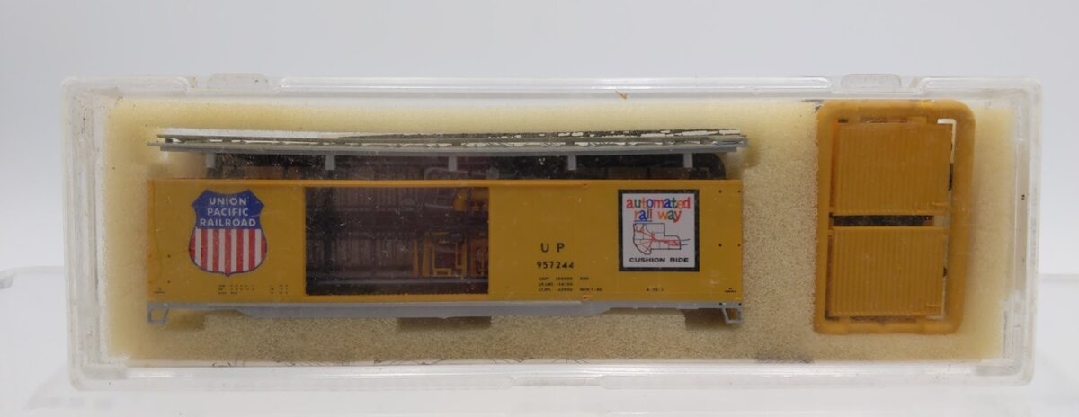 InterMountain 60616-03 N 50' AAR Std Dbl Union Pacific Box Car # 957244 Kit