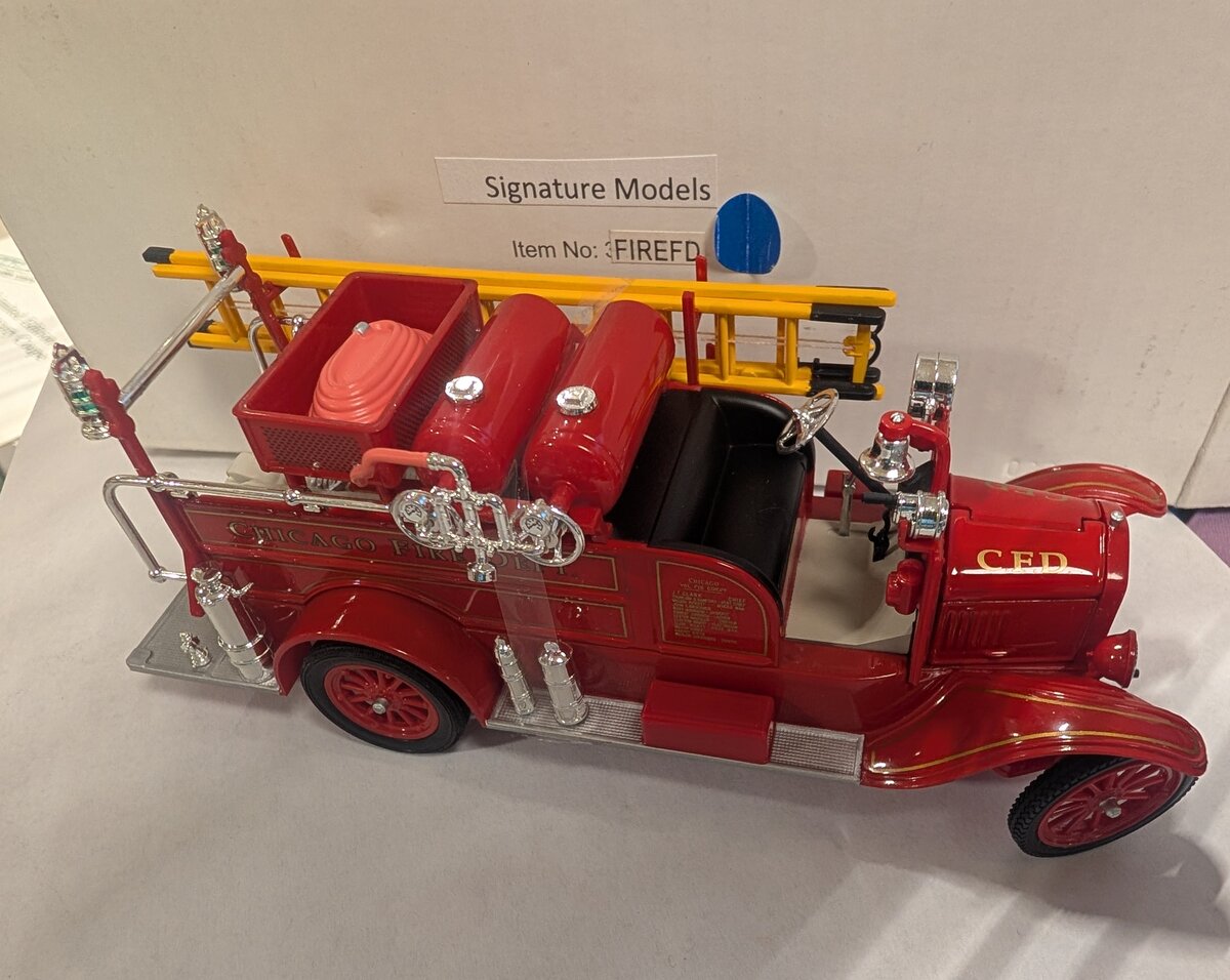 Signature Models FIREFD 1:32 Diecast Chicago Fire 1926 Ford Model T Fire Truck