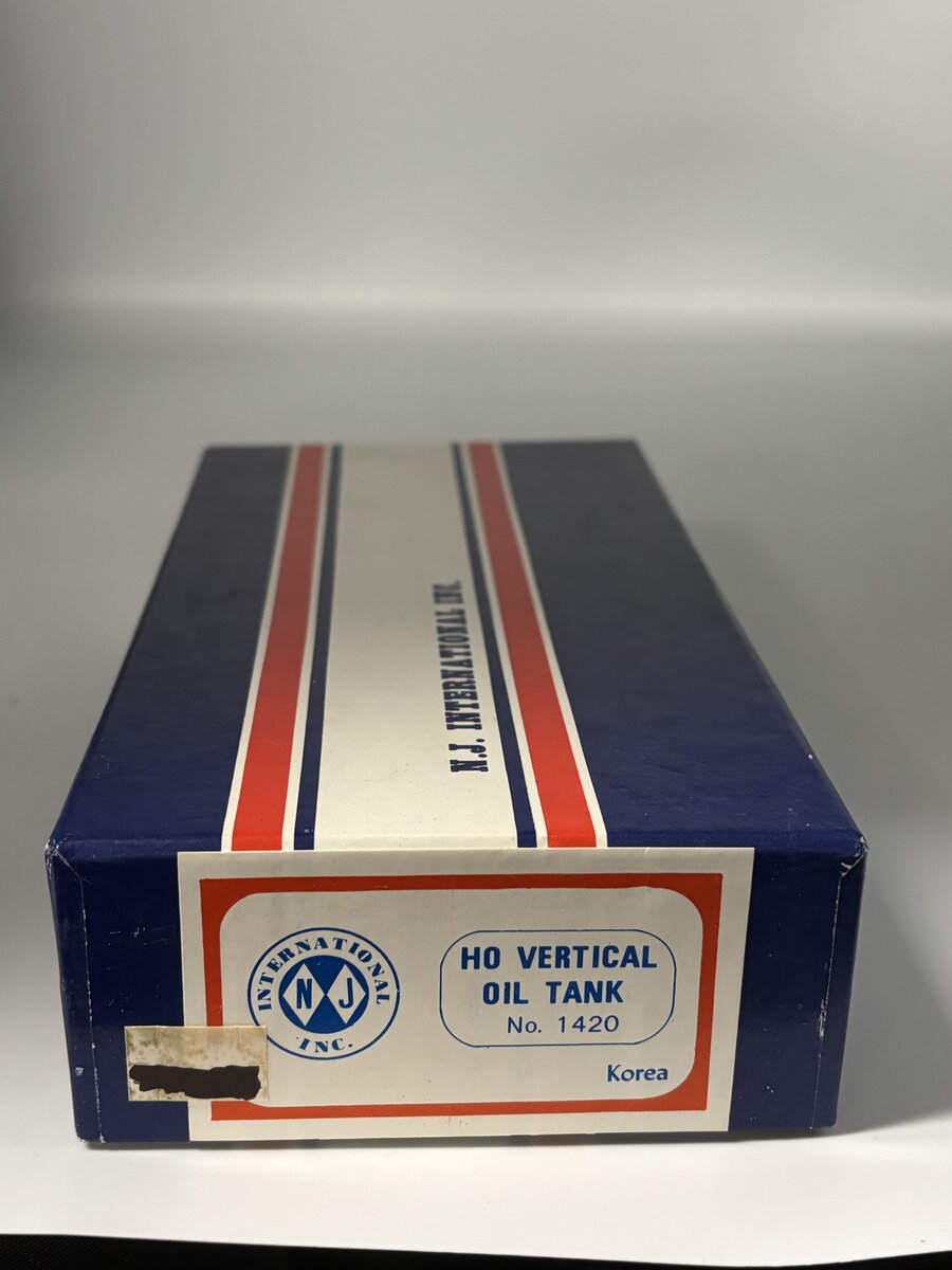 NJ International 1420 HO Scale Brass Constructed Vertical Oil Tank