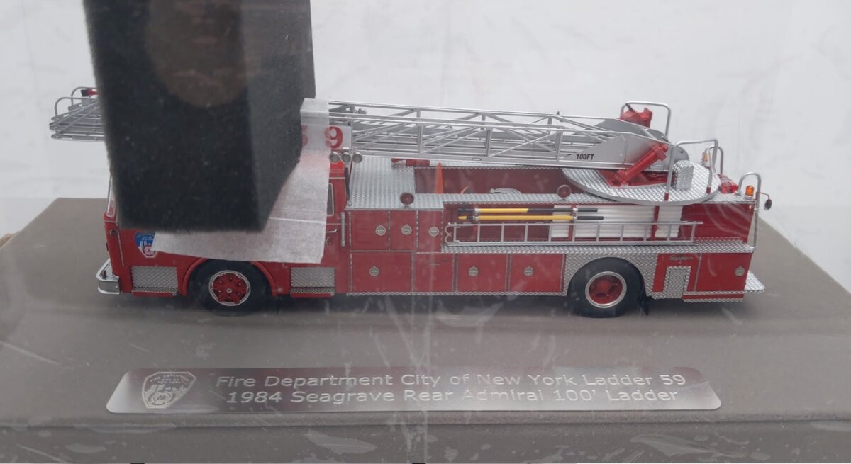 Fire Replicas FR115-59 1:50Fire Department City New York Ladder 59 1984 Seagrave