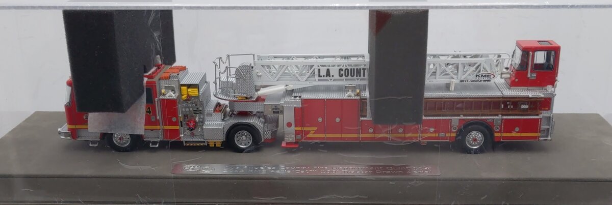 Fire Replicas FR142-104 1:50 LA County 2013 Aerialcat 100' Tractor Drawn Aerial