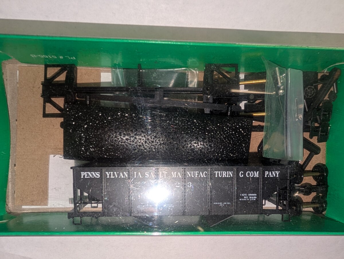 Bowser 56228  HO Scale Pennsylvania Salt GLa 2-Bay Hopper Kit #23