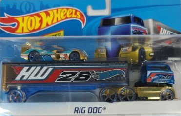 Hot Wheels BDW55-D912 1:64 Die Cast Blue/Gold/Gray Rig Dog w/Race Car Included