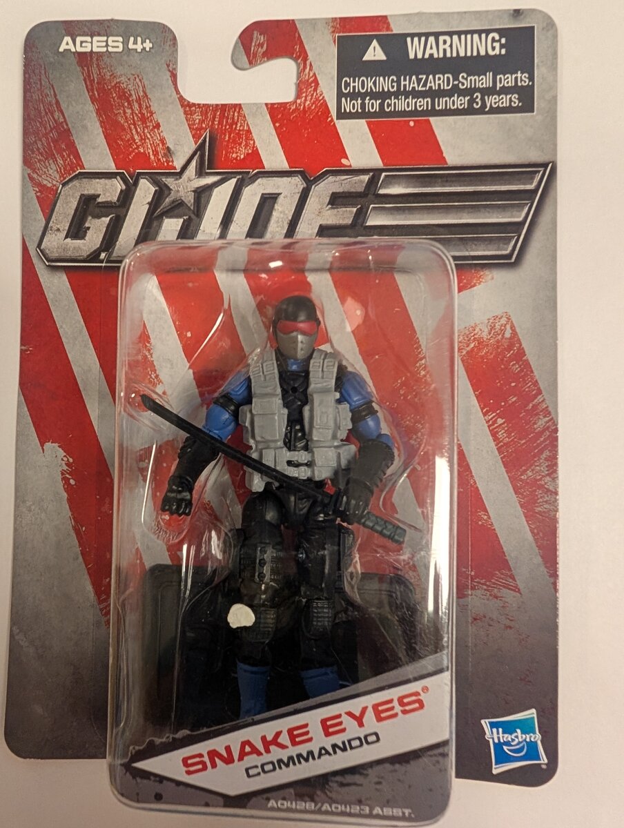 Hasbro A0428 G.I. Joe Snake Eyes Commando Action Figure w/Accessories