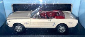 Motor Max 279-7610 1:43 Diecast American Graffiti Beige 1964 1/2 Ford Mustang