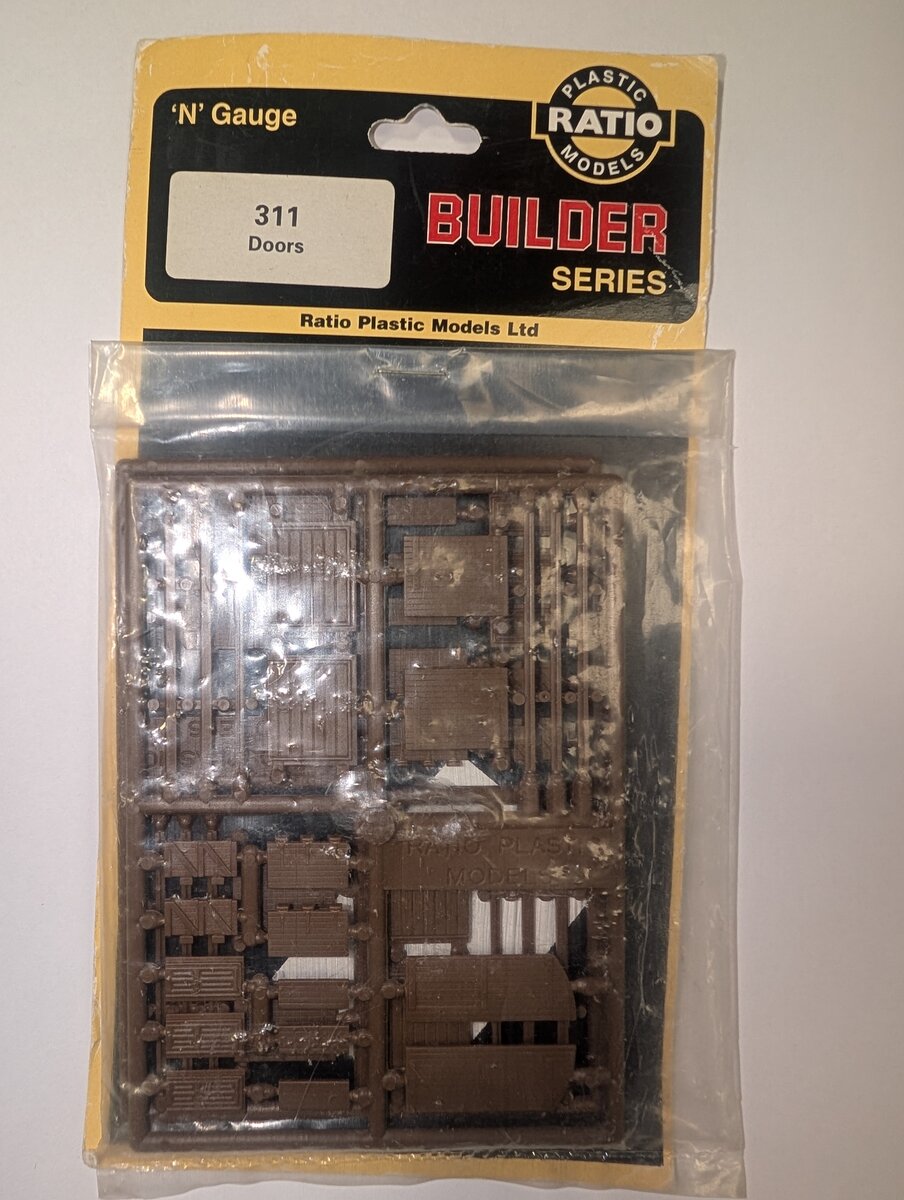 Ratio 311 N Gauge Plastic Doors Builder Series