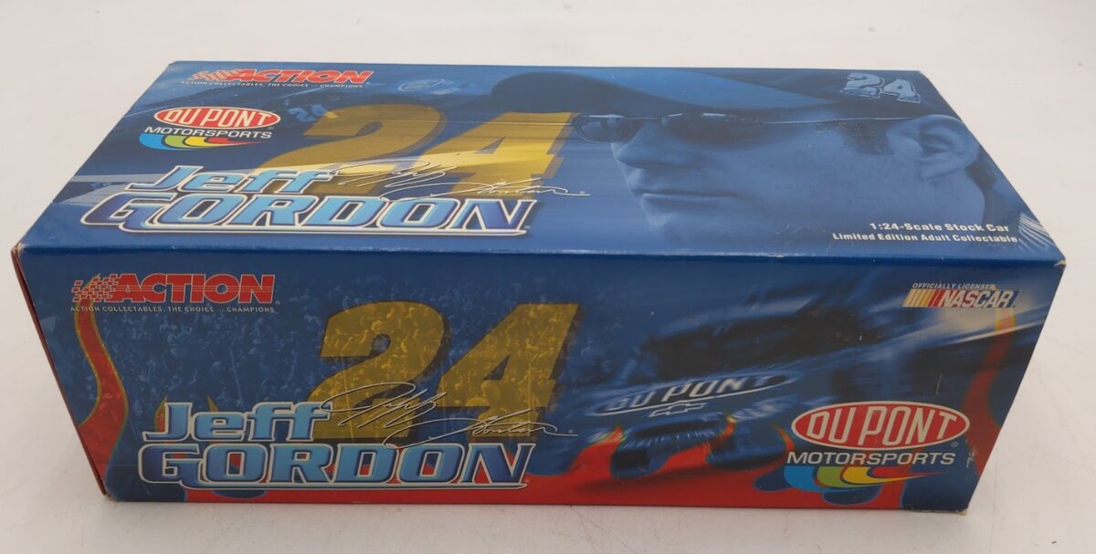 Action 105460 1:24 Scale Jeff Gordon Car #24 DuPont 2004 Monte Carlo NASCAR