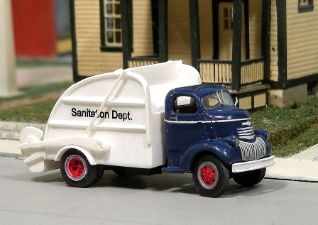 Sylvan Scale Models V-411 HO 1941-1947 Chevrolet COE Refuse Truck Resin Kit