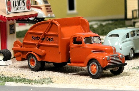 Sylvan Scale Models V-414 HO 1946-1947 Mercury Refuse Truck Resin Kit