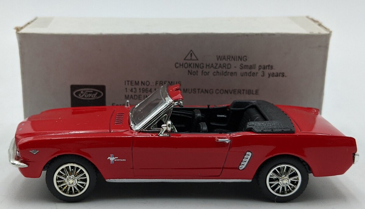 Motor Max 73815 1:43 1964 Red 1/2 Ford Mustang Convertible