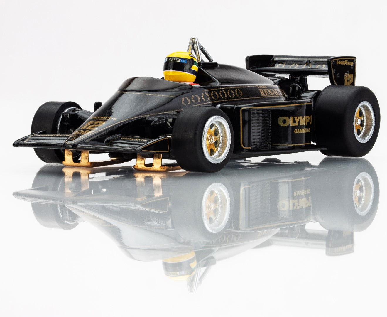 AFX 22113 HO Black/Gold Lotus 97T 1985 Slot Car