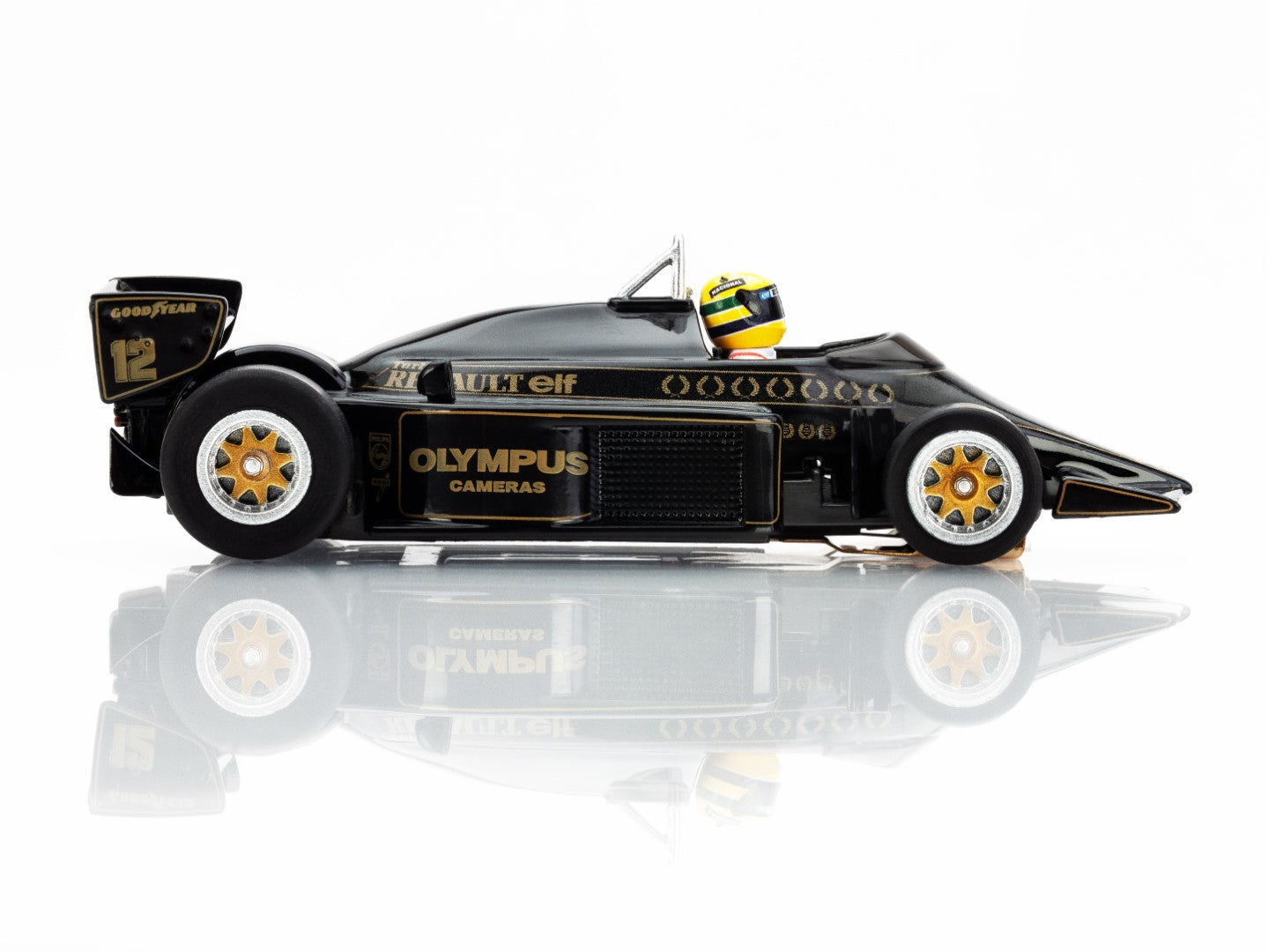 AFX 22113 HO Black/Gold Lotus 97T 1985 Slot Car