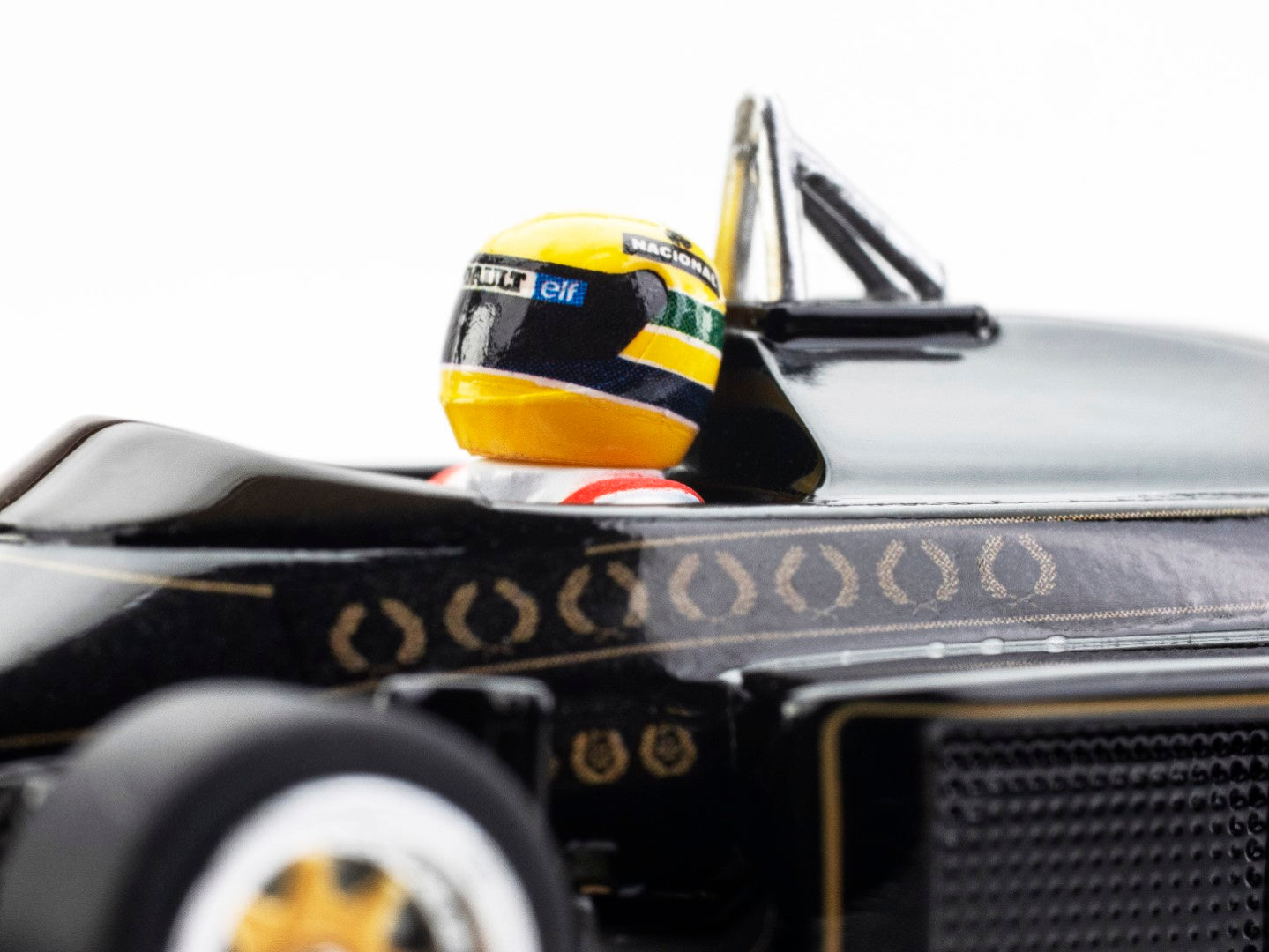 AFX 22113 HO Black/Gold Lotus 97T 1985 Slot Car