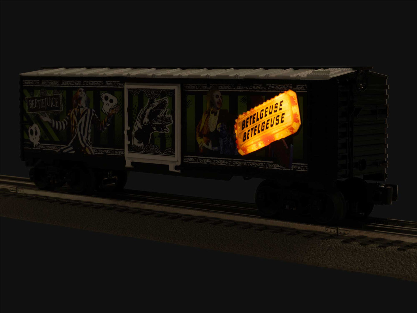 Lionel 2528010 O Beetlejuice Lighted Boxcar