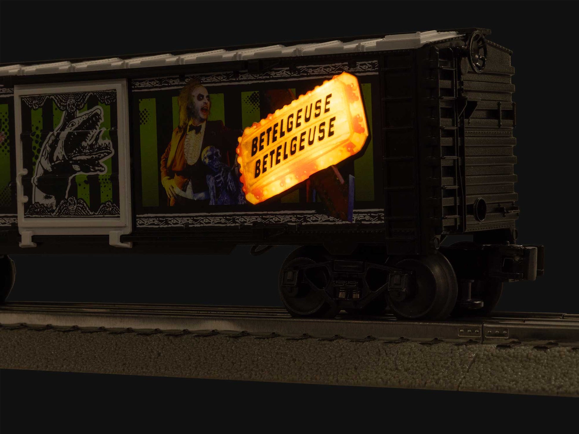 Lionel 2528010 O Beetlejuice Lighted Boxcar