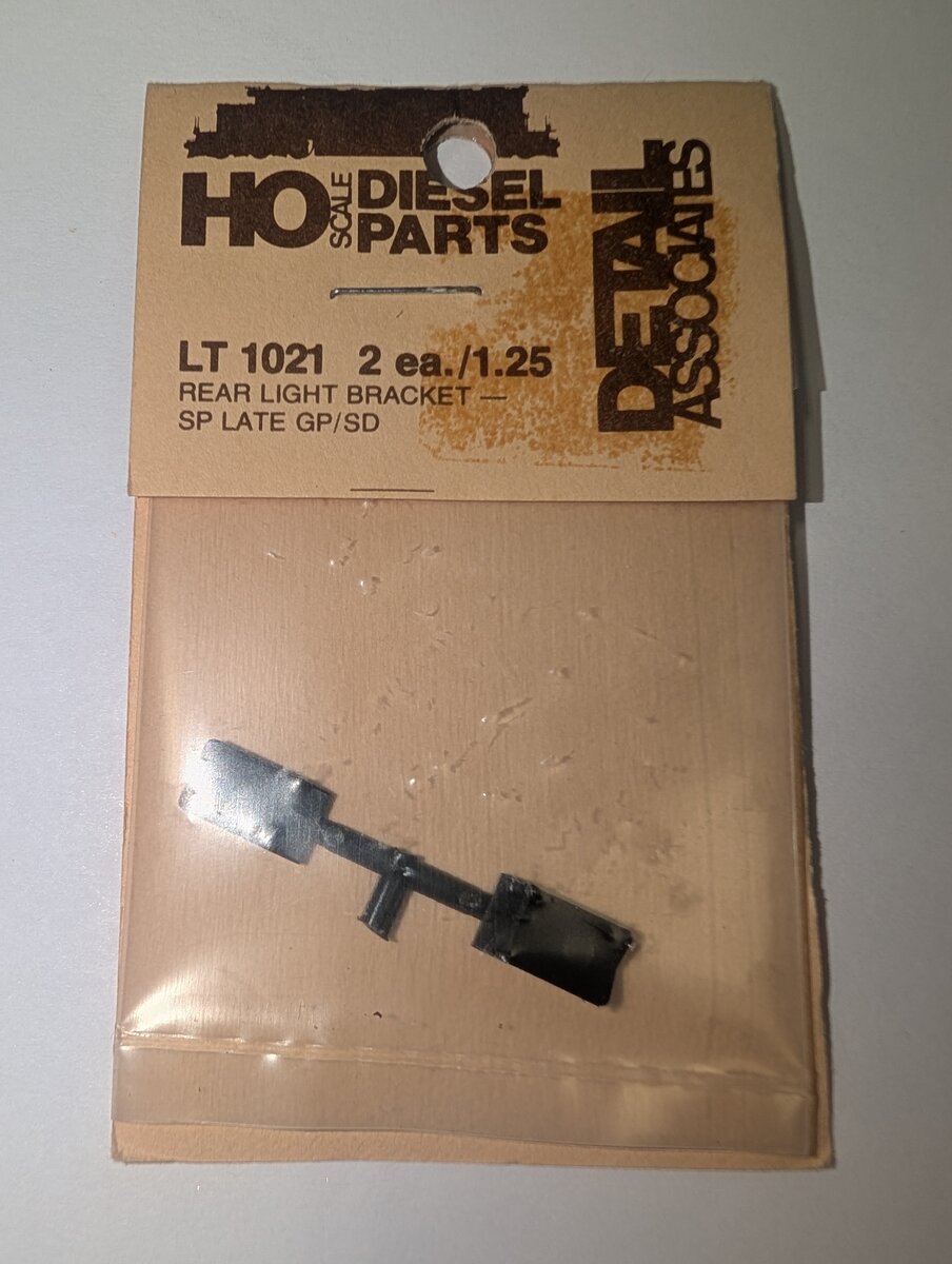 Detail Associates LT1021 HO Rear Light Bracket SP Late GP/SD