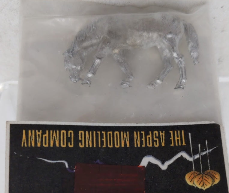 Aspen Modeling Company S-10 Bareback Horse Feeding Meatl Unpainte Figure