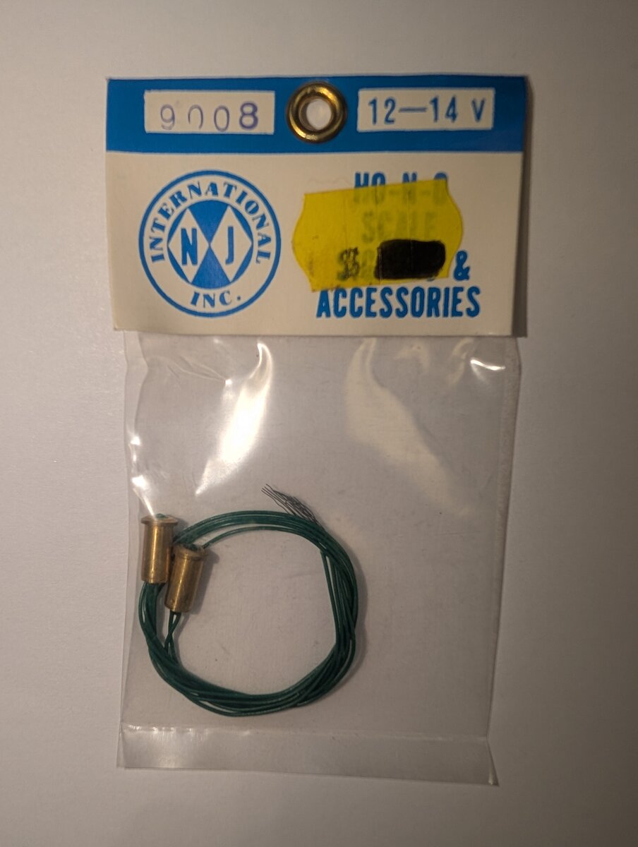 NJ International 9008 HO Signal & Light Accessories 12-14 Light & Wiring