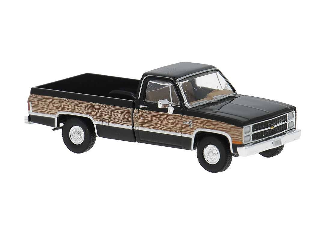 Brekina Automodelle 19658 HO Assembled 1981 GMC Sierra Grande Pickup Truck