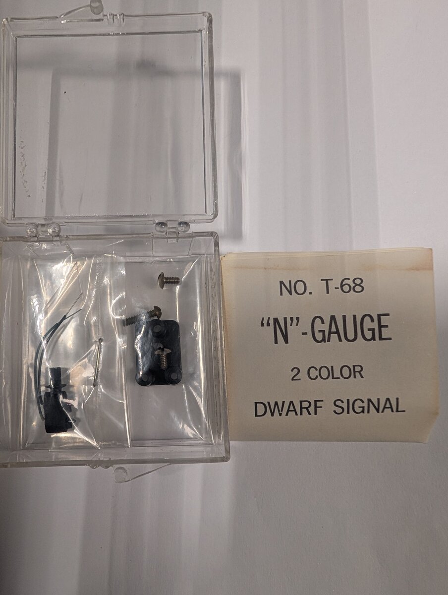 Tower Engineering T-68 N Gauge 2 Color Dwarf Signal