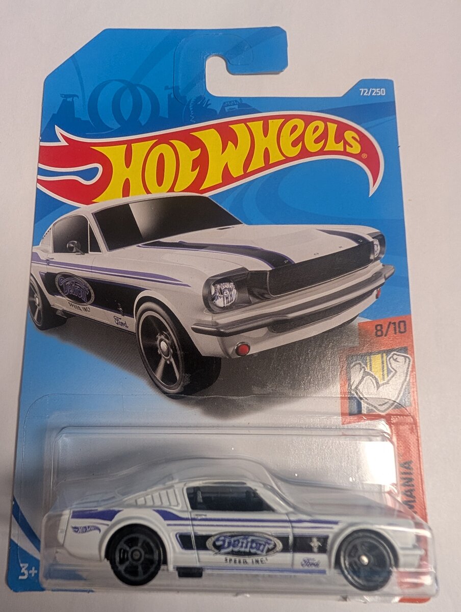 Hot Wheels FYD08-D7C3 1:64 Diecast Muscle Mania '65 Mustang 2+2 Fastback