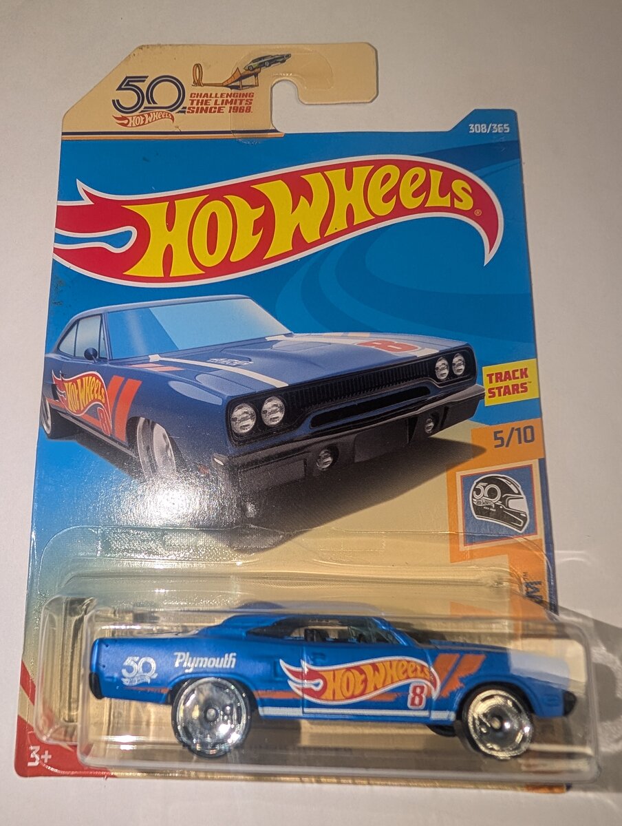 Hot Wheels FJX48-D7C3 1:64 Diecast HW 50th Race Team '70 Road Runner