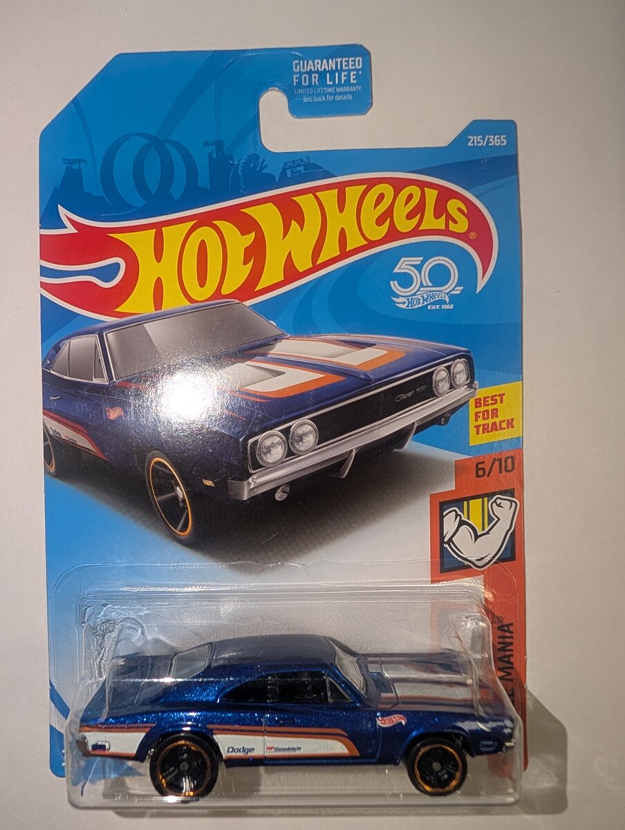 Hot Wheels FKB08-D9C0J 1:64 Die Cast Muscle Mania '69 Dodge Charger 500
