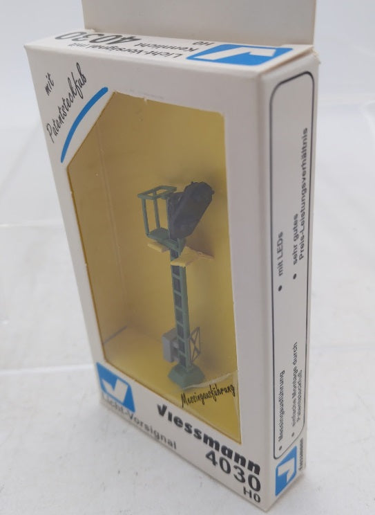 Viessmann 4030 HO Scale Light Pre-Signal and License Plate Light