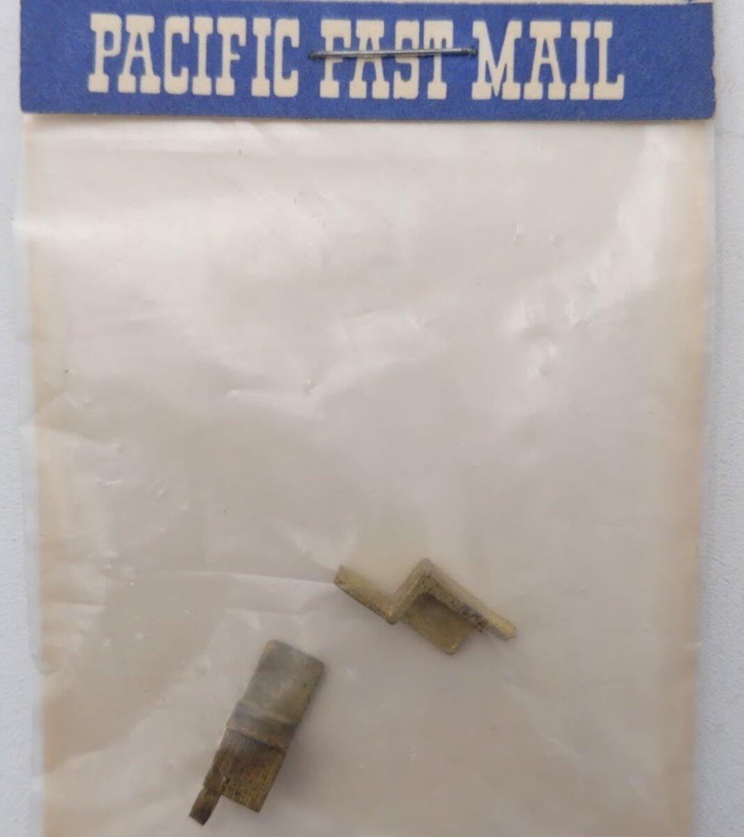Pacific Fast Mail 005 HO Cab Interior Seats Wooden Box Type W/Back (Pack of 2)