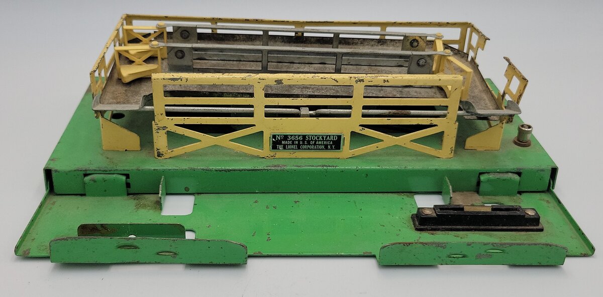 Lionel 3656-150X Operating Cattle Platform With Ramp