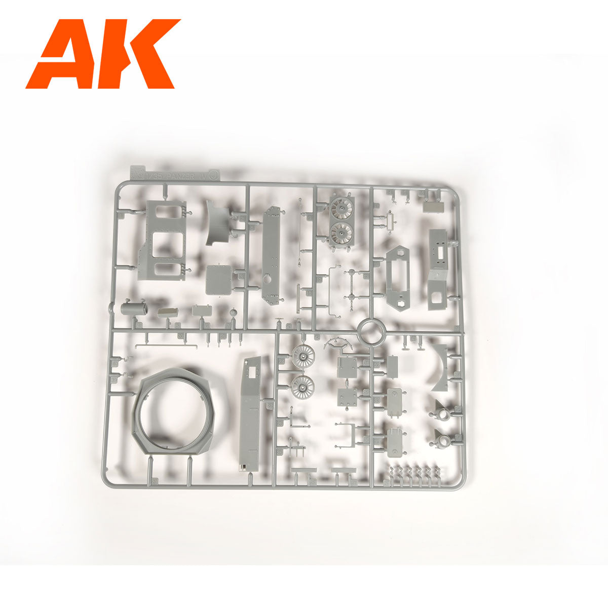AK Interactive AK35504-A 1:35 Pz.Kpfw.Iv Ausf.D Afrika Korps + Dak Panzerfahrer