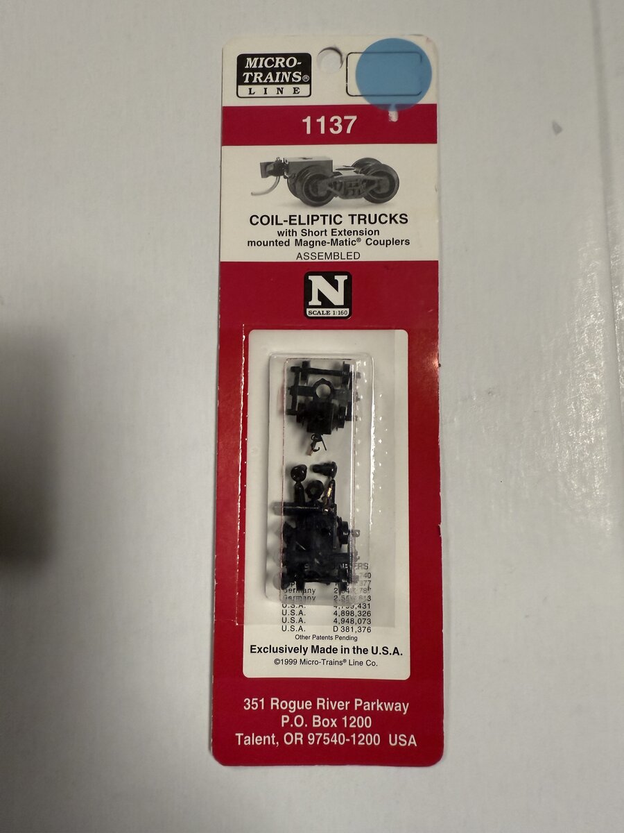 Micro-Trains 1137 N Scale Coil-Eliptic Trucks w/ Short Extension Couplers