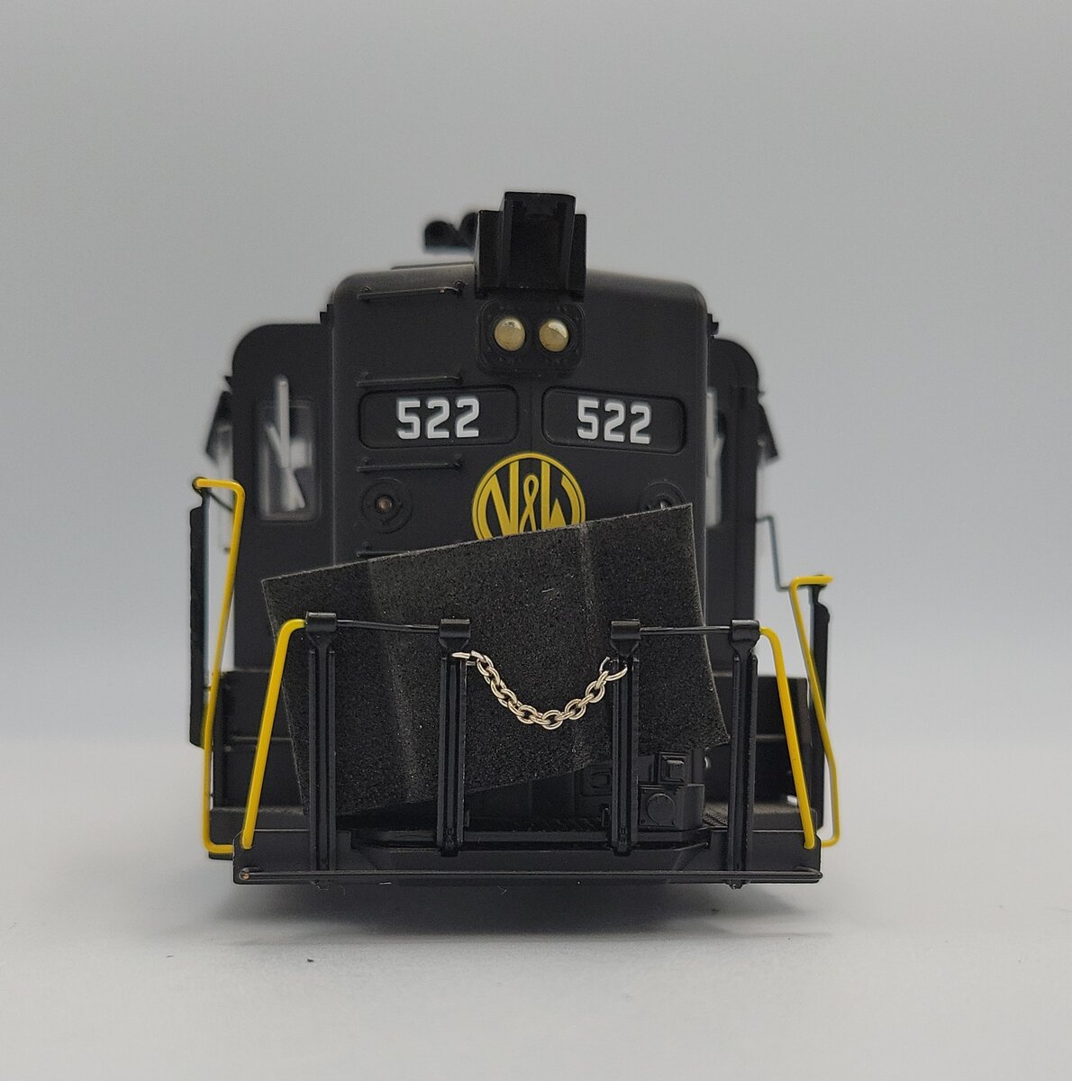 Lionel 82136-2 Northfolk and Western Hi-Nose GP-30 Legacy Shell #522