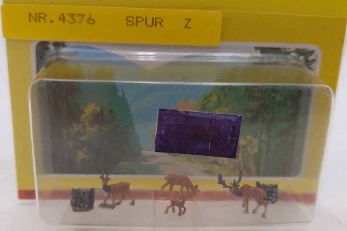 Noch 4376 Z Scale Wild Life and Stacked Firewood