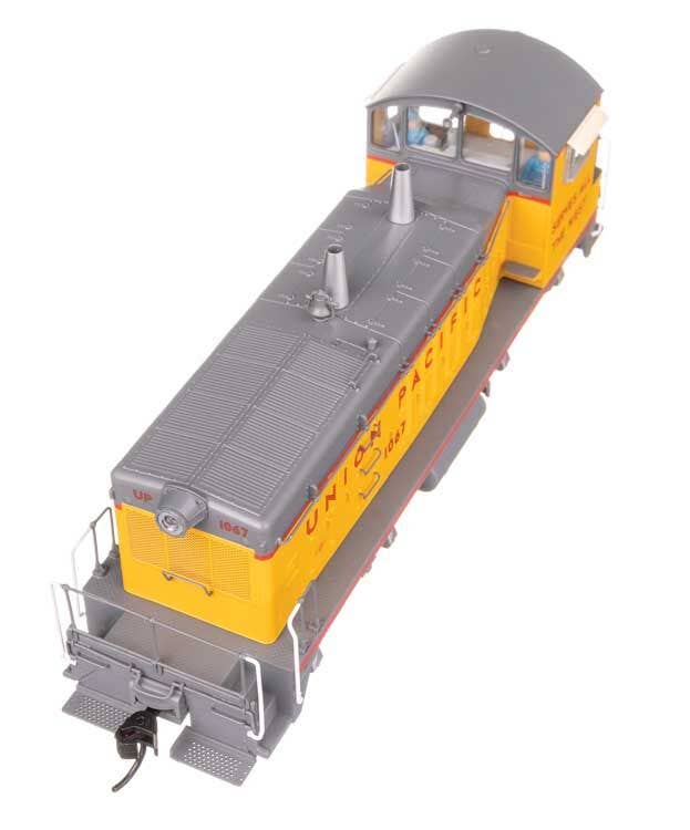 Walthers 920-50512 HO Union Pacific EMD NW2 Diesel Locomotive Standard DC #1067