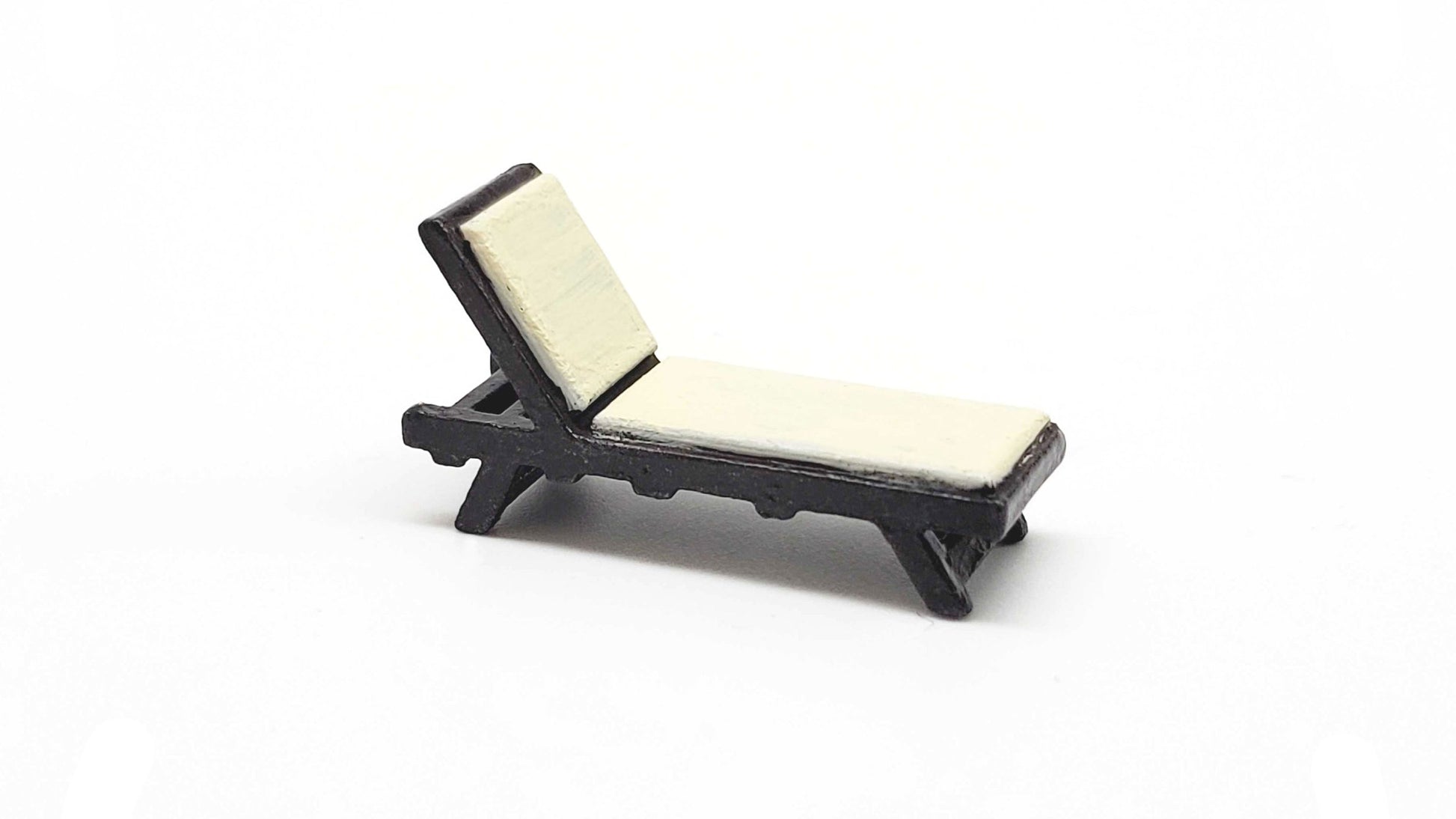 All Scale Miniatures 8711024 HO Patio Lounge Chair