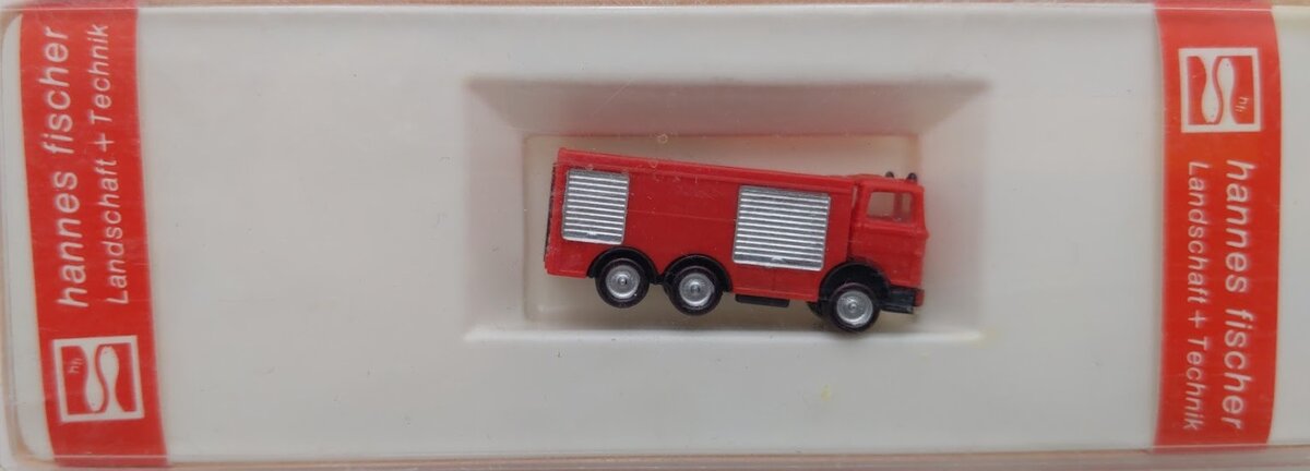 Hannes Fischer 803 Z Scale Red W/Chrome Doors Equipment Truck