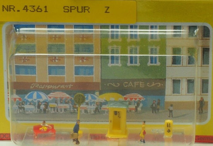 Noch 4361 Z Scale People Diorama Street Scene