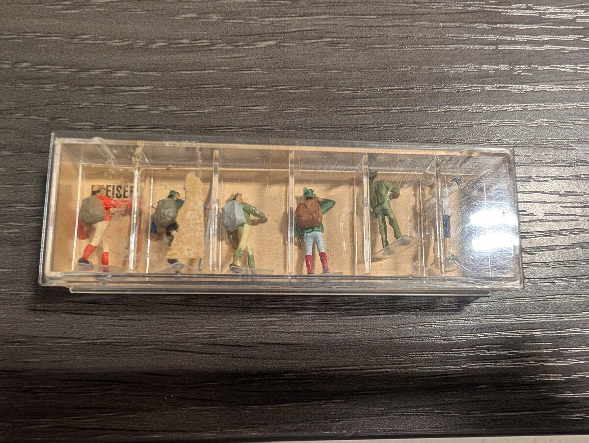 Preiser 191 HO Hiking Figure Set (Pack of 6)