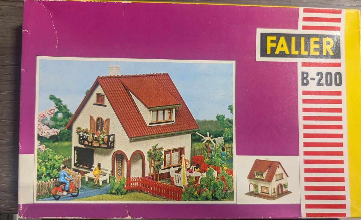 Faller B200 HO Summer Cottage Plastic Building Kit