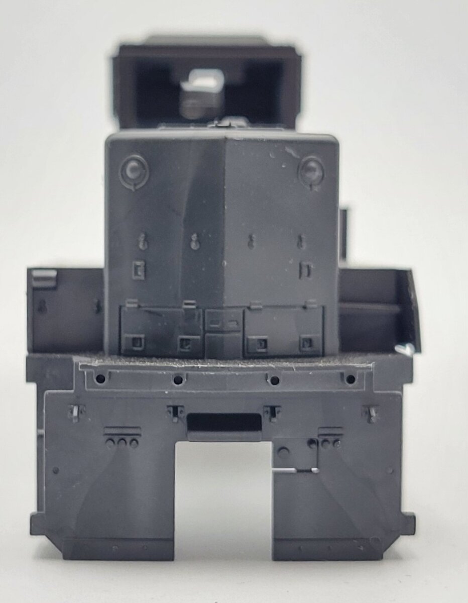 Athearn 2528 HO Scale GP-50 Body Shell