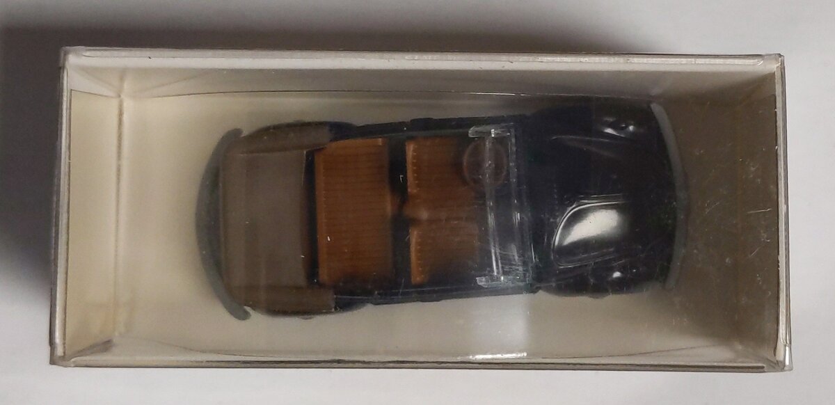 Wiking 8020414 HO Scale Black Volkswagen Kafer Cabrio Convertible Car